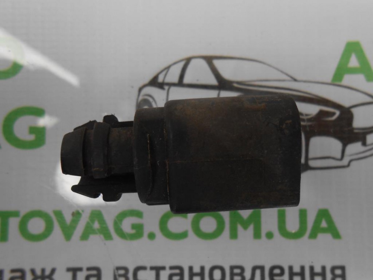 8z0820535 датчик температуры